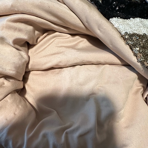 Runway Couture Short Sequin Formal Dress -Large - Picture 7 of 8